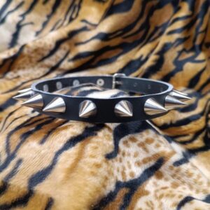 COLLAR CUERO NEGRO PINCHOS GRANDES