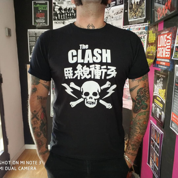 camiseta the clash japon negra