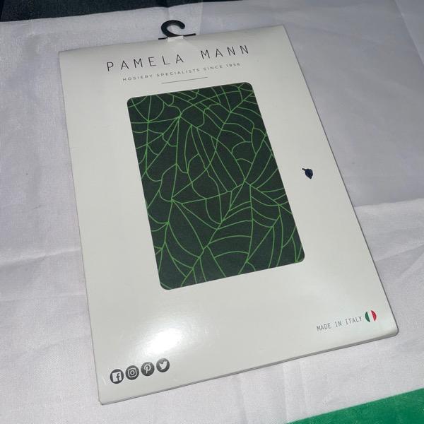 MEDIAS NEGRAS TELA ARAÑA VERDE
