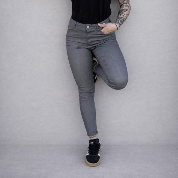 PANTALÓN VAQUERO GRIS CHICA HARD TO HANDLE