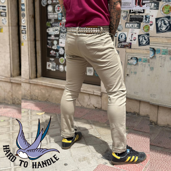 pantalon-chino-beige-hth-detras PANTALÓN LARGO CHINO BEIGE TELARAÑA HTH
