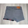 pantalon short vaquero gris escoces rojo detras