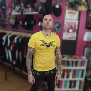 Camiseta Cock Sparrer amarilla logo negro