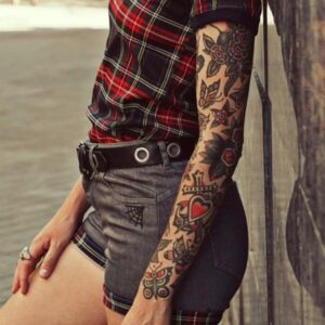 PANTALÓN SHORT GRIS CON DOBLADILLO EN ESCOCÉS HTH