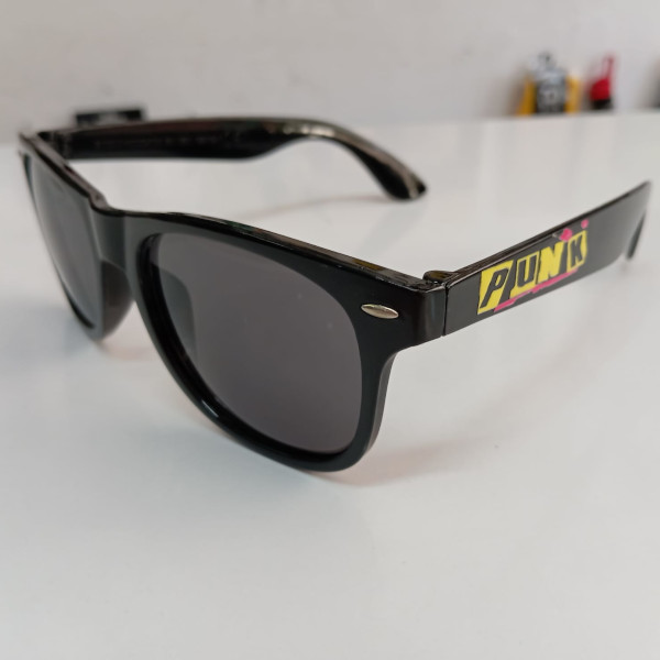 Gafas negras punk