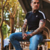 CAMISETA NEGRA RIBETE LEOPARDO NEGRO HARD TO HANDLE