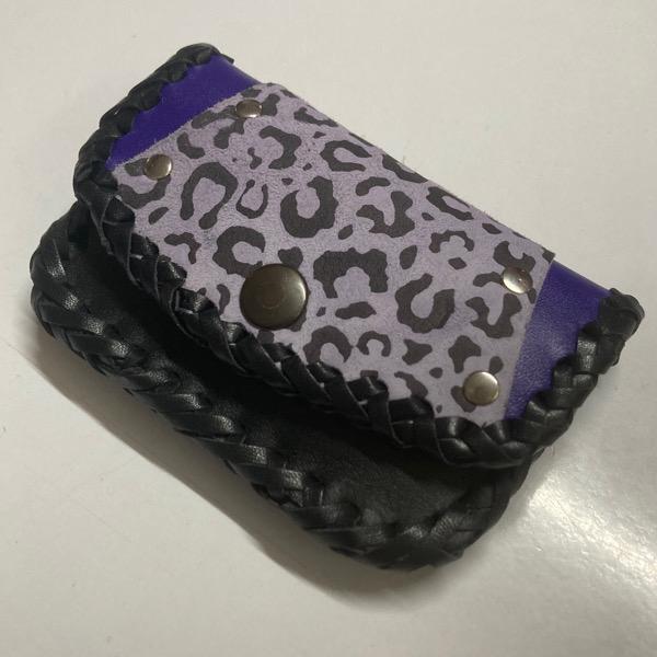 TARJETERO MINI MORADO ESTAMPADO LEOPARDO