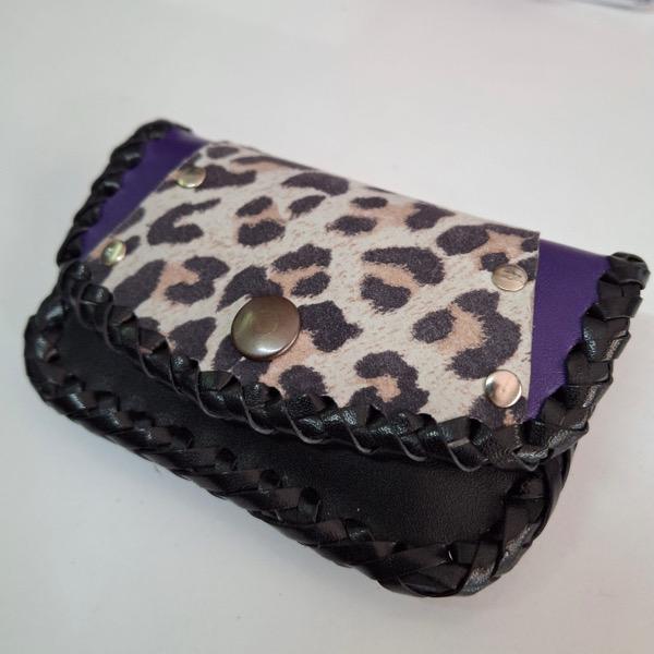 MONEDERO MINI MORADO ESTAMPADO LEOPARDO
