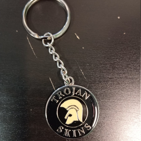 LLAVERO TROJAN SKINS NEGRO