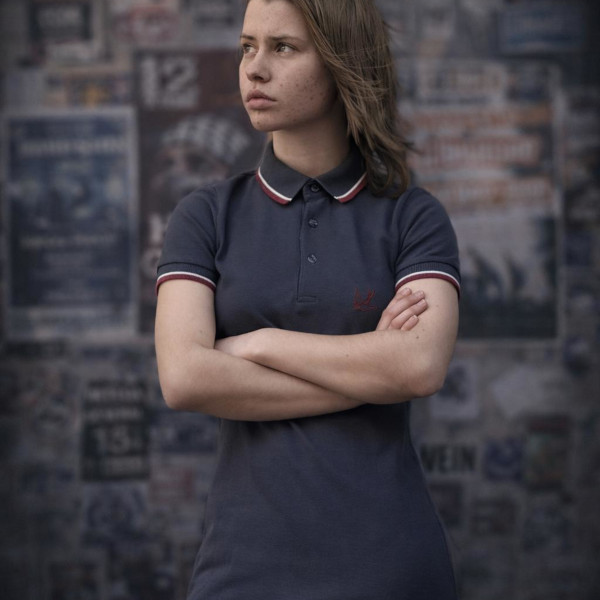 VESTIDO POLO GRIS DETALLE ROJO/BLANCO HTH