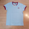 CAMISETA AZUL CELESTE RIBETE GRANATE