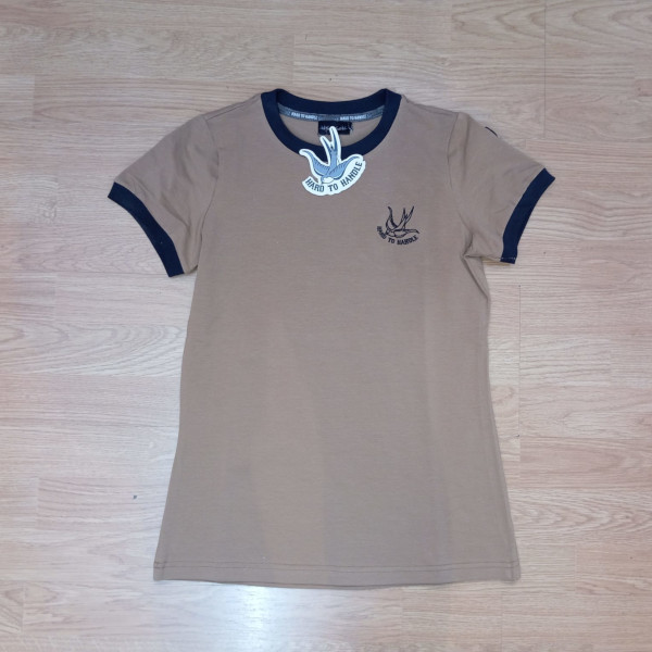 CAMISETA CAMEL RIBETE NEGRO HTH CHICA